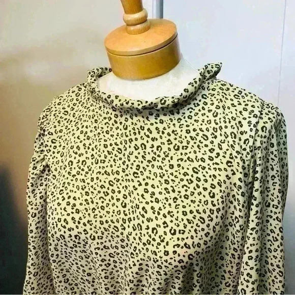 HAPTICS NWOT FRILLED MOCK NECK BUBBLE LONG SLEEVE WITH RUFFLE HEM SIZE MEDIUM - Picture 6 of 14